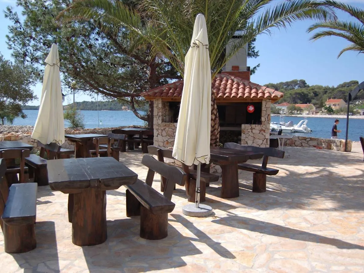 Nice Apartment With Roofed Terrace Veli Rat