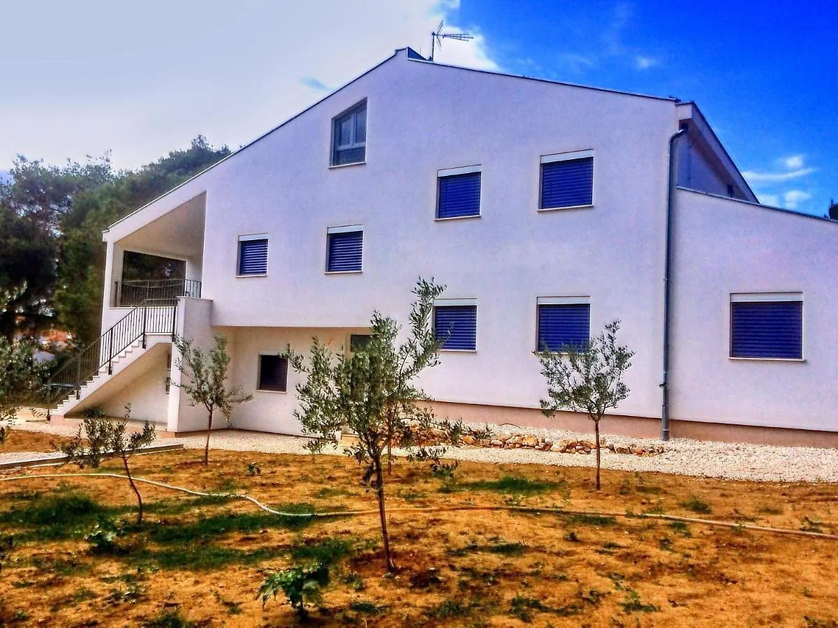 Nice Apartment With Roofed Terrace Veli Rat